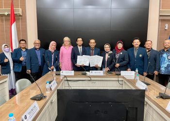 Resmi 4 Prodi FH UB Terima Sertifikat Akreditasi AQAS